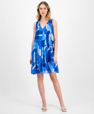 Robbie Bee - Petite Printed Bow-Back V-Neck Shift Dress
