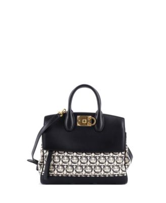 Pre-Owned Salvatore Ferragamo