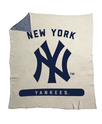 Logo Brands - New York Yankees 50" x 60" Luxe Dreams Throw Blanket